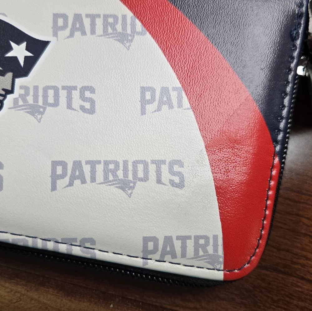 NWT | New England Patriots Wallet and Jewelry Set - Picture 4 of 7